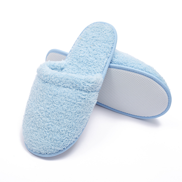 OEM Embroidered Coral Fleece Slippers Closed Toe Luxury Spa 5 Star Unisex Hotel Slippers With Logo