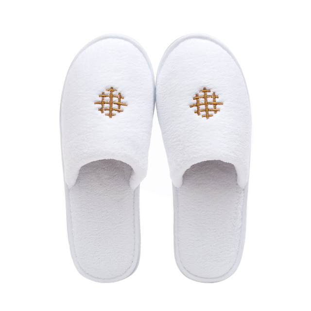 Custom 5 Stars Cheap Luxury Soft Closed Toe Washable White Coral Fleece Guests Room Disposable Hotel Slippers
