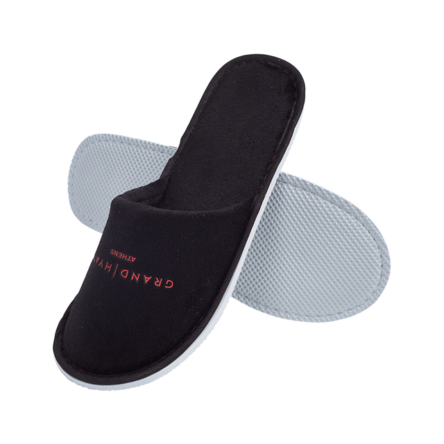 Luxury Hotel Disposable Closed-Toe Slippers for High-End Clubs 100% Polyester Velvet Customizable LOGO